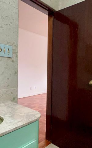 Apartamento à venda com 256m², 4 quartos e 2 vagas Apartamento à venda com 256m², 4 quartos e 2 vagasBanheiro da Suíte