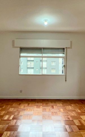 Apartamento à venda com 256m², 4 quartos e 2 vagas Apartamento à venda com 256m², 4 quartos e 2 vagasSuite