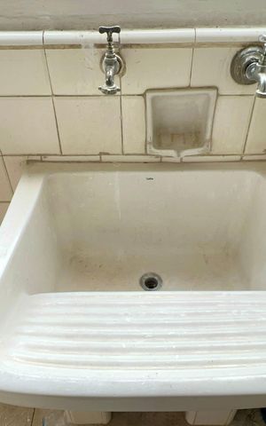 Apartamento à venda com 256m², 4 quartos e 2 vagas Apartamento à venda com 256m², 4 quartos e 2 vagasÁrea de Serviço