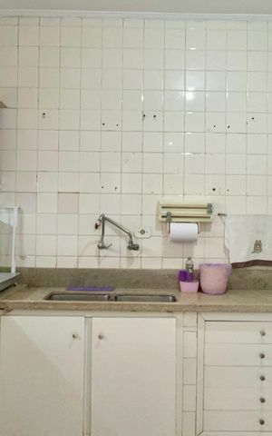 Apartamento à venda com 256m², 4 quartos e 2 vagas Apartamento à venda com 256m², 4 quartos e 2 vagasCozinha