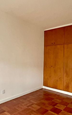 Apartamento à venda com 256m², 4 quartos e 2 vagas Apartamento à venda com 256m², 4 quartos e 2 vagasQuarto 2