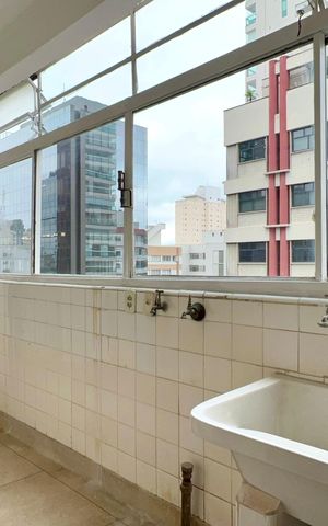 Apartamento à venda com 256m², 4 quartos e 2 vagas Apartamento à venda com 256m², 4 quartos e 2 vagasÁrea de Serviço