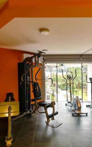 Apartamento à venda com 207m², 3 quartos e 3 vagas Apartamento à venda com 207m², 3 quartos e 3 vagasÁrea comum - Academia