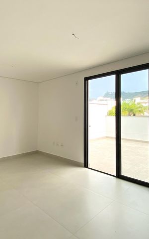 Casa à venda com 101m², 2 quartos e 2 vagas Casa à venda com 101m², 2 quartos e 2 vagasSala