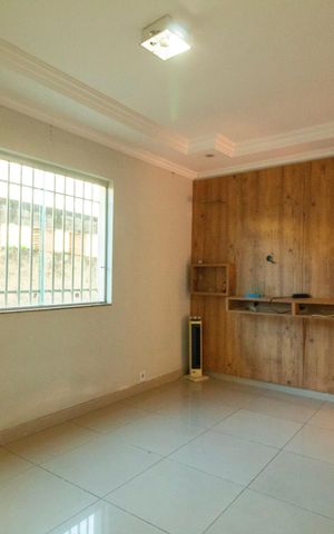 Casa à venda com 330m², 5 quartos e 3 vagas Casa à venda com 330m², 5 quartos e 3 vagasSala 2
