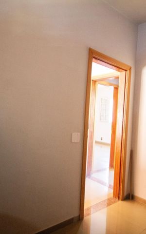 Casa à venda com 330m², 5 quartos e 3 vagas Casa à venda com 330m², 5 quartos e 3 vagasCloset da Suite 02