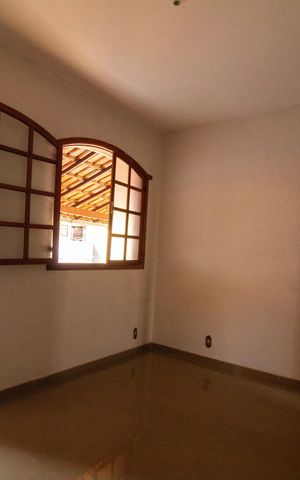 Casa à venda com 330m², 5 quartos e 3 vagas Casa à venda com 330m², 5 quartos e 3 vagasQuarto 01
