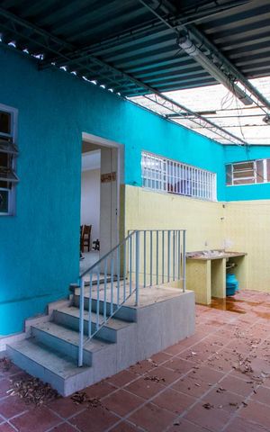 Casa à venda com 320m², 2 quartos e 2 vagas Casa à venda com 320m², 2 quartos e 2 vagasÁrea de serviço