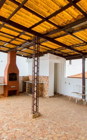 Casa à venda com 320m², 2 quartos e 2 vagas Casa à venda com 320m², 2 quartos e 2 vagasEspaço gourmet