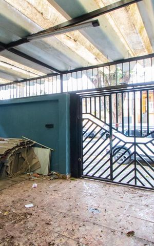 Casa à venda com 320m², 2 quartos e 2 vagas Casa à venda com 320m², 2 quartos e 2 vagasGaragem