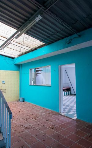 Casa à venda com 320m², 2 quartos e 2 vagas Casa à venda com 320m², 2 quartos e 2 vagasÁrea de serviço