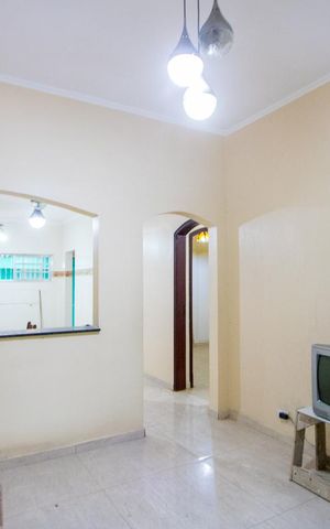Casa à venda com 320m², 2 quartos e 2 vagas Casa à venda com 320m², 2 quartos e 2 vagasSala