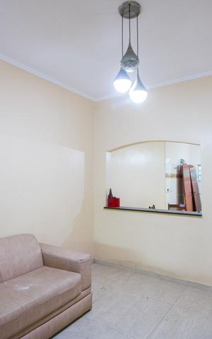 Casa à venda com 320m², 2 quartos e 2 vagas Casa à venda com 320m², 2 quartos e 2 vagasSala