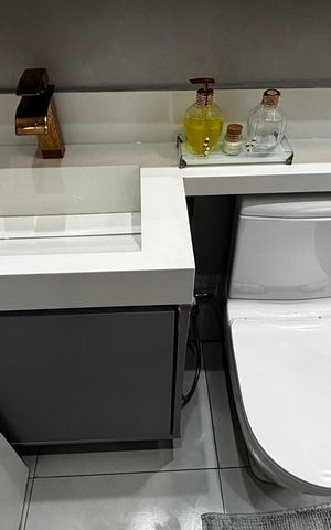 Apartamento à venda com 76m², 2 quartos e 1 vaga Apartamento à venda com 76m², 2 quartos e 1 vagaBanheiro