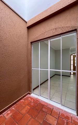 Casa de condomínio para alugar com 232m², 3 quartos e 3 vagas Casa de condomínio para alugar com 232m², 3 quartos e 3 vagasQuintal