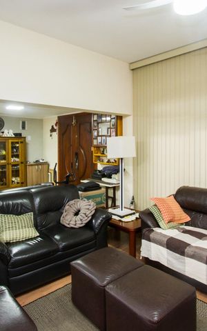 Casa à venda com 226m², 3 quartos e 6 vagas