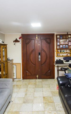 Casa à venda com 226m², 3 quartos e 6 vagas