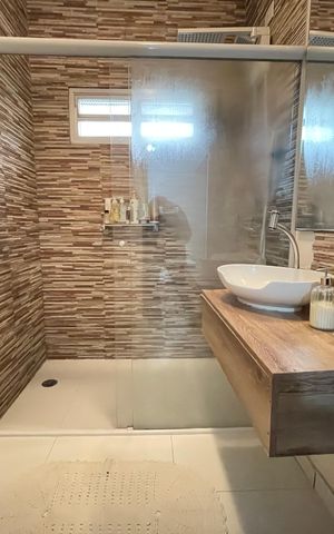 Casa para alugar com 917m², 3 quartos e 6 vagas Casa para alugar com 917m², 3 quartos e 6 vagasBanheiro 1
