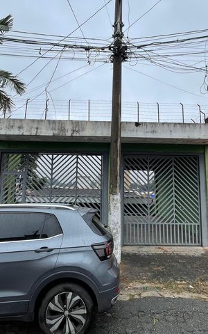 Casa para alugar com 917m², 3 quartos e 6 vagas Casa para alugar com 917m², 3 quartos e 6 vagasFachada