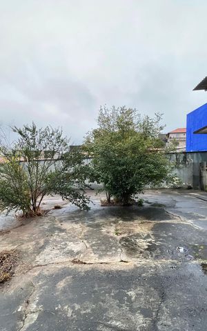 Casa para alugar com 917m², 3 quartos e 6 vagas Casa para alugar com 917m², 3 quartos e 6 vagasQuintal