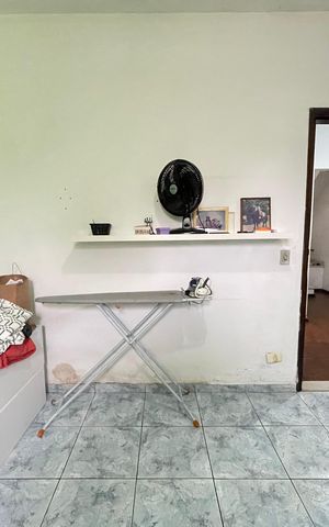 Casa à venda com 917m², 3 quartos e 6 vagas Casa à venda com 917m², 3 quartos e 6 vagasQuarto 2