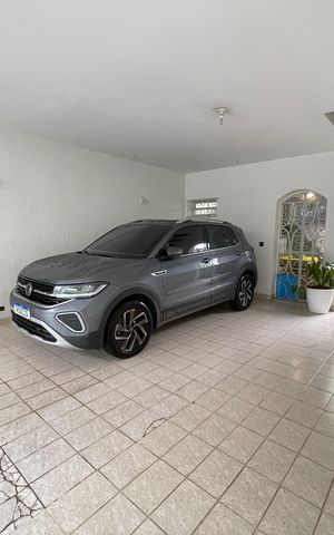 Casa para alugar com 917m², 3 quartos e 6 vagas Casa para alugar com 917m², 3 quartos e 6 vagasGaragem