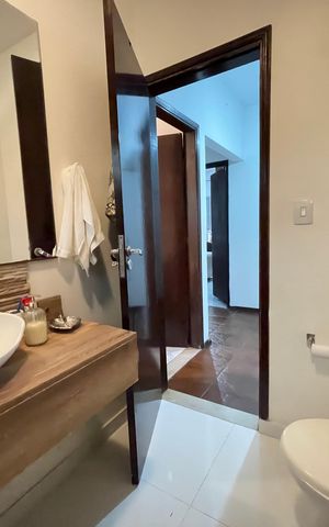 Casa para alugar com 917m², 3 quartos e 6 vagas Casa para alugar com 917m², 3 quartos e 6 vagasBanheiro 1