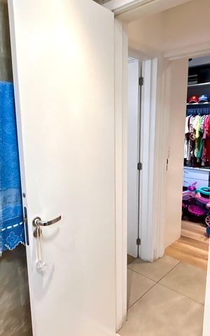 Apartamento à venda com 138m², 3 quartos e 3 vagas Apartamento à venda com 138m², 3 quartos e 3 vagasBanheiro 2