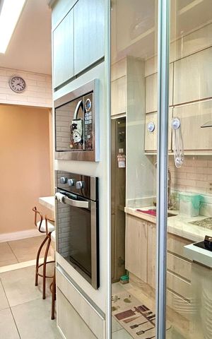 Apartamento à venda com 138m², 3 quartos e 3 vagas Apartamento à venda com 138m², 3 quartos e 3 vagasCozinha