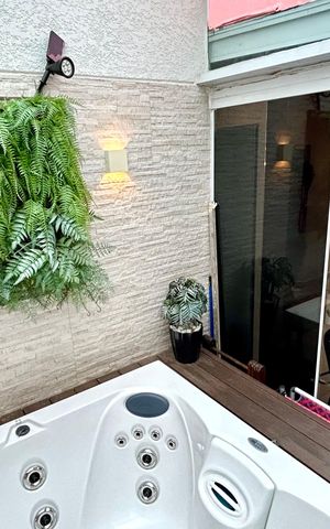 Apartamento à venda com 138m², 3 quartos e 3 vagas Apartamento à venda com 138m², 3 quartos e 3 vagasJacuzzi