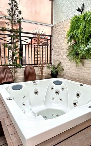 Apartamento à venda com 138m², 3 quartos e 3 vagas Apartamento à venda com 138m², 3 quartos e 3 vagasJacuzzi