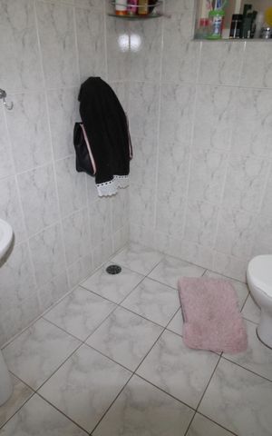 Casa para alugar com 110m², 2 quartos e 1 vagaBanheiro