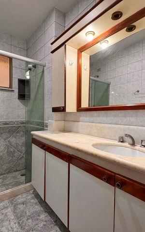 Apartamento à venda com 93m², 3 quartos e 2 vagasBanheiro da Suíte