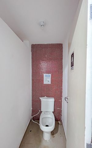 Casa para alugar com 500m², 5 quartos e 2 vagasBanheiro 3