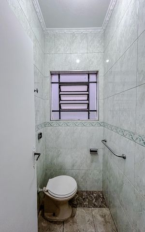 Casa para alugar com 500m², 5 quartos e 2 vagasBanheiro 1
