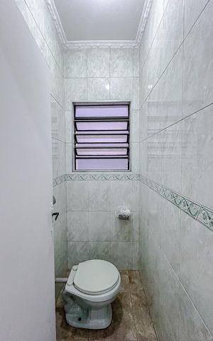 Casa para alugar com 500m², 5 quartos e 2 vagasBanheiro 1