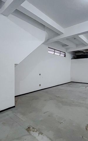 Casa para alugar com 500m², 5 quartos e 2 vagasSalão