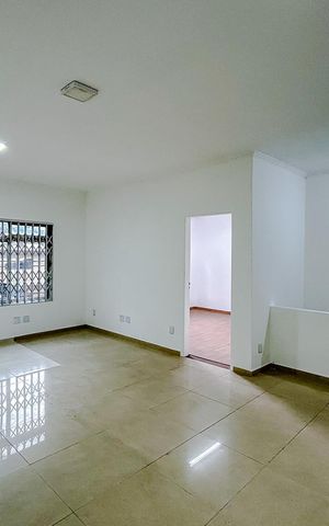 Casa para alugar com 500m², 5 quartos e 2 vagasSala