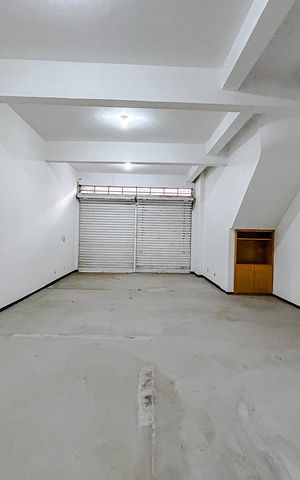 Casa para alugar com 500m², 5 quartos e 2 vagasSalão
