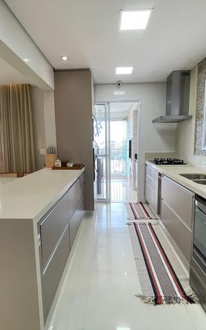 Apartamento à venda com 139m², 3 quartos e 2 vagas Apartamento à venda com 139m², 3 quartos e 2 vagasCozinha