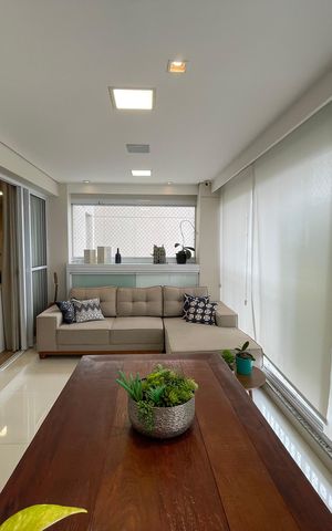 Apartamento à venda com 139m², 3 quartos e 2 vagas Apartamento à venda com 139m², 3 quartos e 2 vagasVaranda