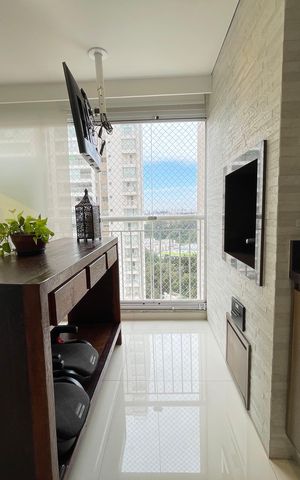 Apartamento à venda com 139m², 3 quartos e 2 vagas Apartamento à venda com 139m², 3 quartos e 2 vagasVaranda