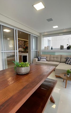 Apartamento à venda com 139m², 3 quartos e 2 vagas Apartamento à venda com 139m², 3 quartos e 2 vagasVaranda