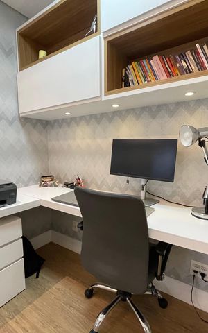 Apartamento à venda com 139m², 3 quartos e 2 vagas Apartamento à venda com 139m², 3 quartos e 2 vagasEscritório