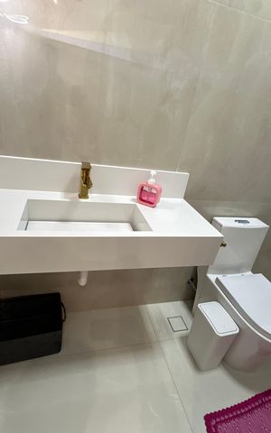 Casa de condomínio à venda com 196m², 3 quartos e 4 vagas Casa de condomínio à venda com 196m², 3 quartos e 4 vagasBanheiro da Suíte 2