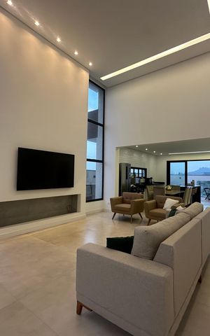 Casa de condomínio à venda com 196m², 3 quartos e 4 vagas Casa de condomínio à venda com 196m², 3 quartos e 4 vagasSala