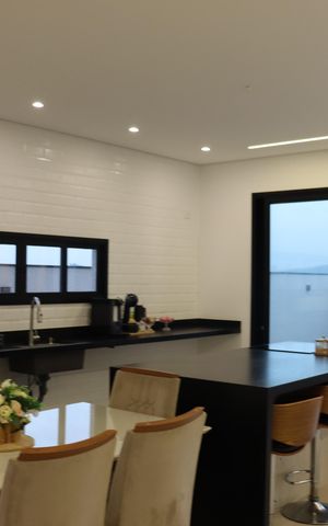 Casa de condomínio à venda com 196m², 3 quartos e 4 vagas Casa de condomínio à venda com 196m², 3 quartos e 4 vagasCozinha