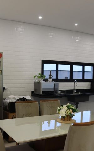 Casa de condomínio à venda com 196m², 3 quartos e 4 vagas Casa de condomínio à venda com 196m², 3 quartos e 4 vagasCozinha