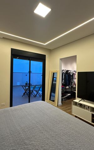 Casa de condomínio à venda com 196m², 3 quartos e 4 vagas Casa de condomínio à venda com 196m², 3 quartos e 4 vagasSuíte 3