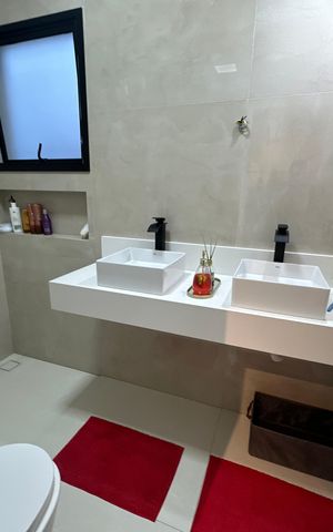 Casa de condomínio à venda com 196m², 3 quartos e 4 vagas Casa de condomínio à venda com 196m², 3 quartos e 4 vagasBanheiro da Suíte 3